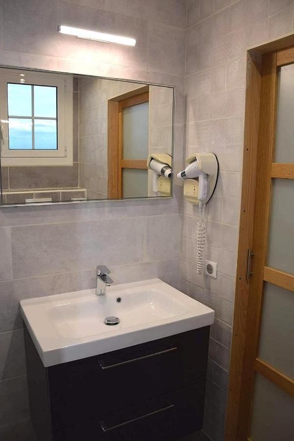 Logis Hotel Restaurant Spa Les Balcons De L'Esperance 利梅伊 外观 照片