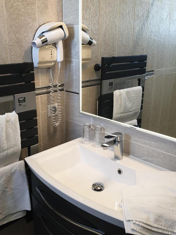 Logis Hotel Restaurant Spa Les Balcons De L'Esperance 利梅伊 外观 照片